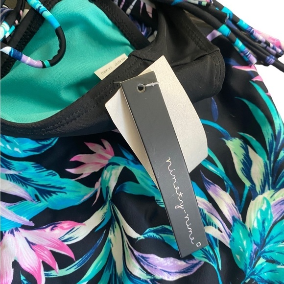 Ninety Nine Degrees Floral Cutout Swimsuit Size Medium NWT Neck Tie - Picture 4 of 6